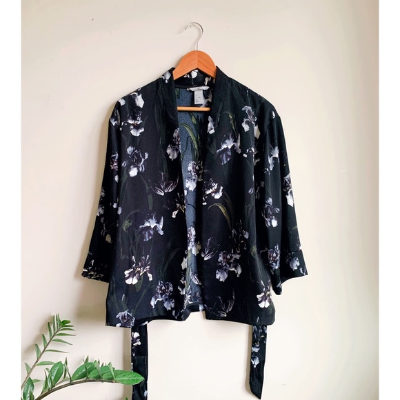 2 for $25 ✨ H&M Printed Kimono Blazer - Picture 1 of 2